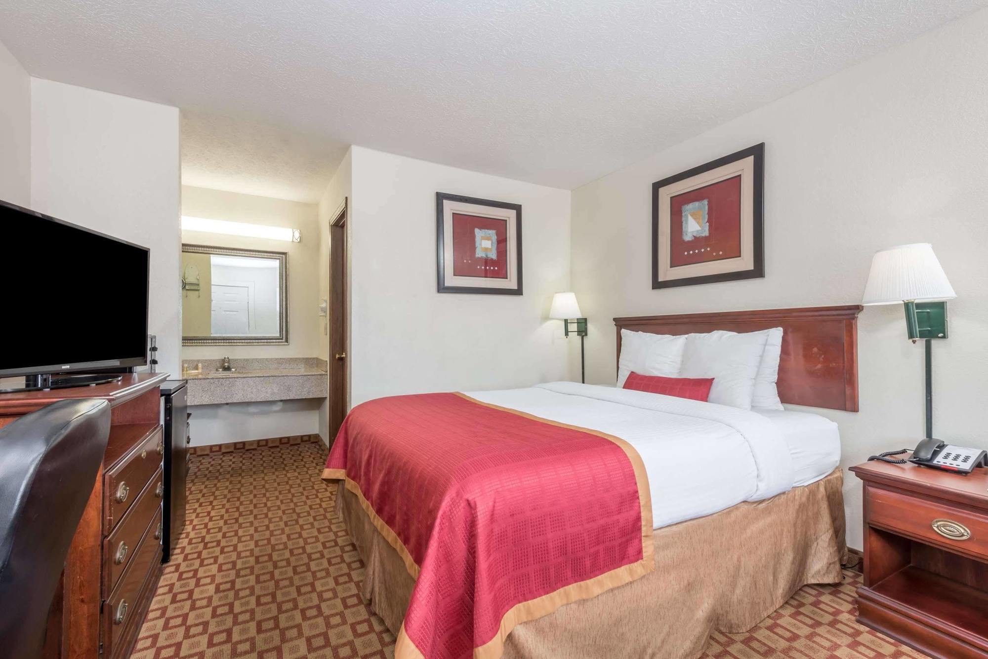 Days Inn By Wyndham Bloomington Zewnętrze zdjęcie