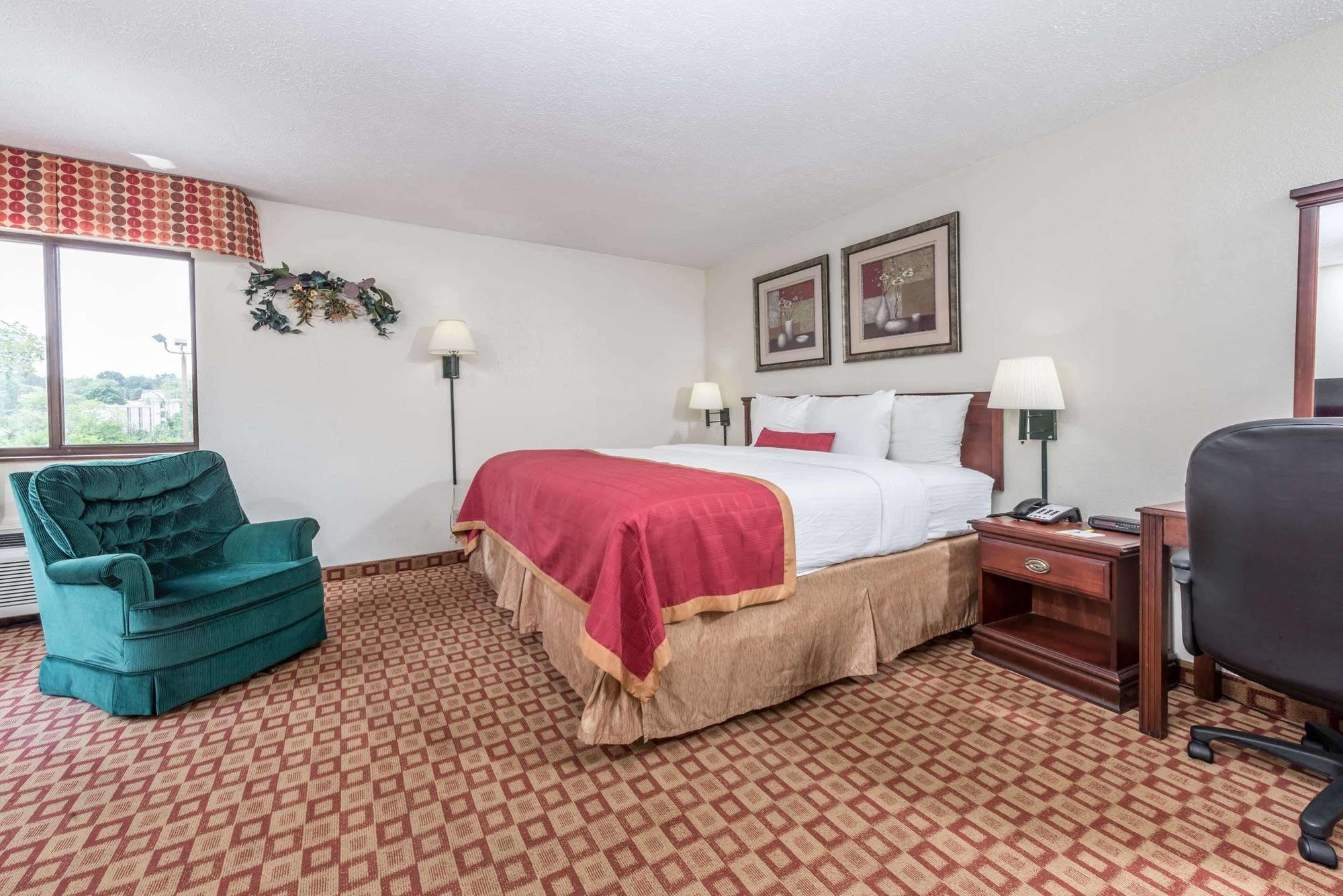 Days Inn By Wyndham Bloomington Zewnętrze zdjęcie
