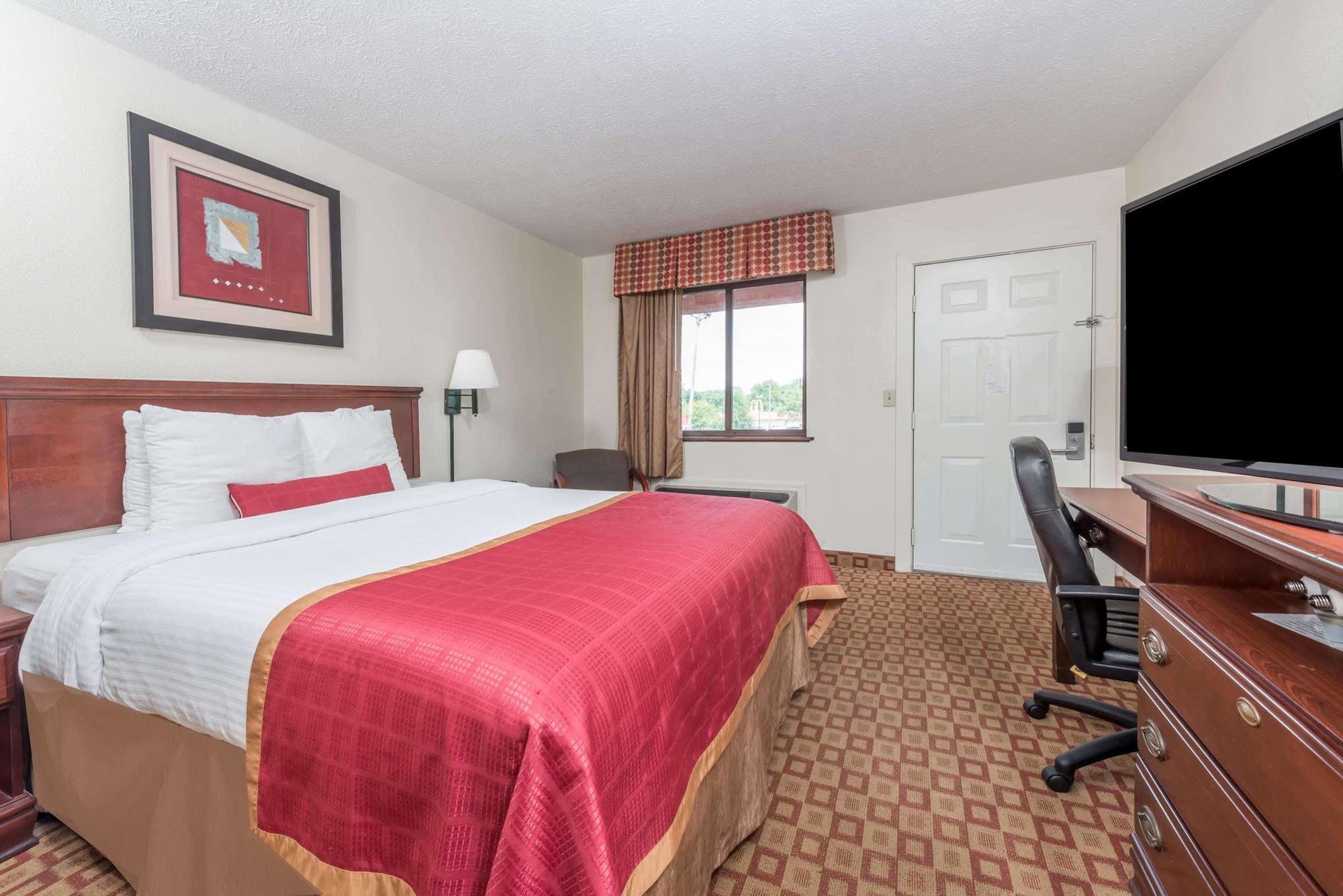 Days Inn By Wyndham Bloomington Zewnętrze zdjęcie