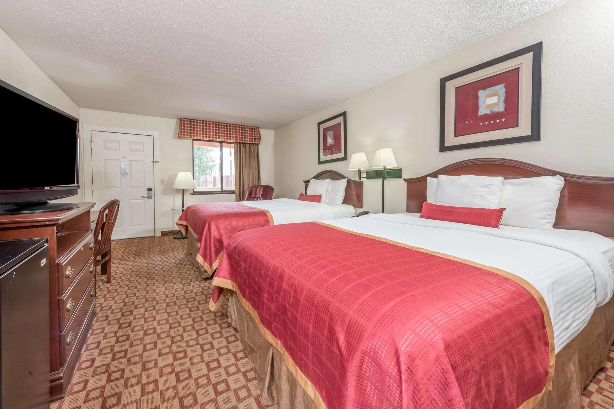 Days Inn By Wyndham Bloomington Zewnętrze zdjęcie