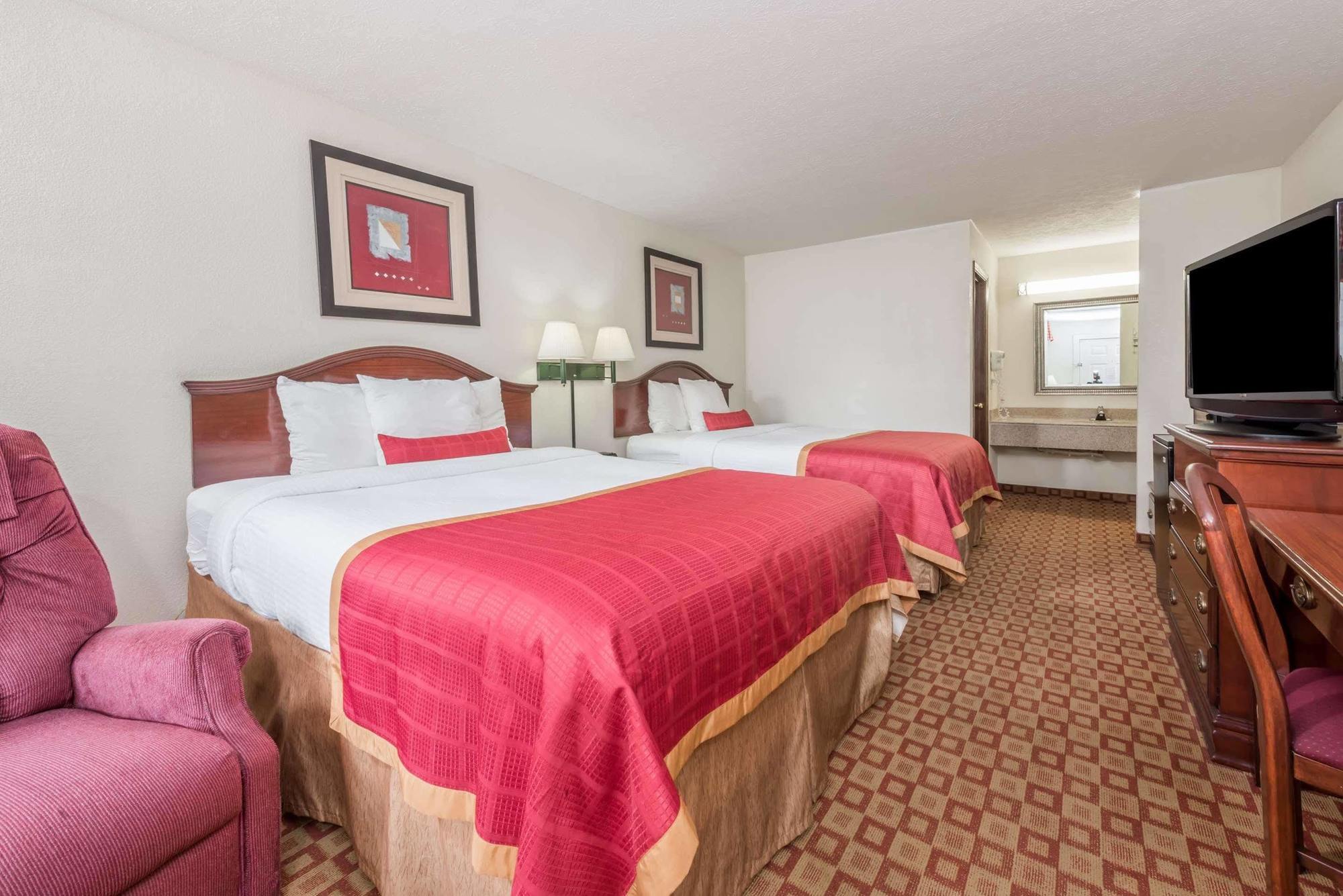 Days Inn By Wyndham Bloomington Zewnętrze zdjęcie