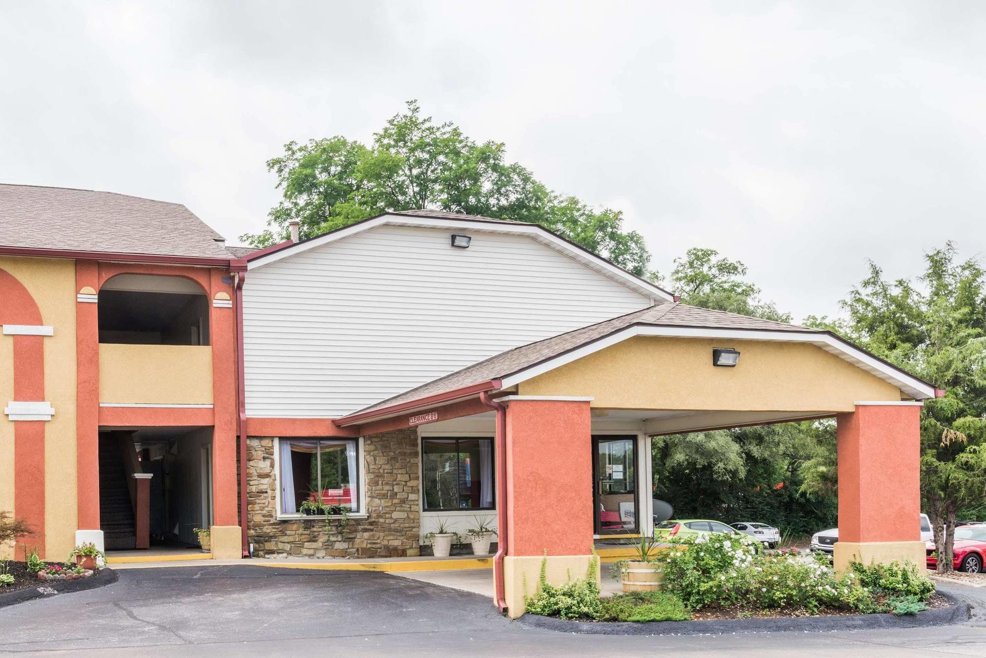 Days Inn By Wyndham Bloomington Zewnętrze zdjęcie