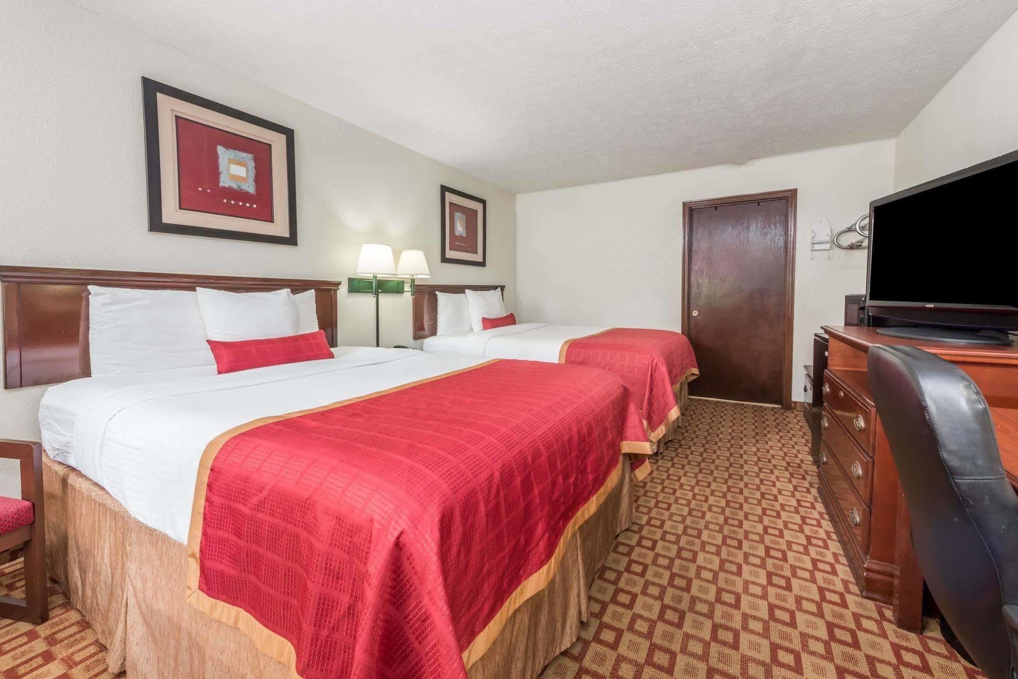 Days Inn By Wyndham Bloomington Zewnętrze zdjęcie
