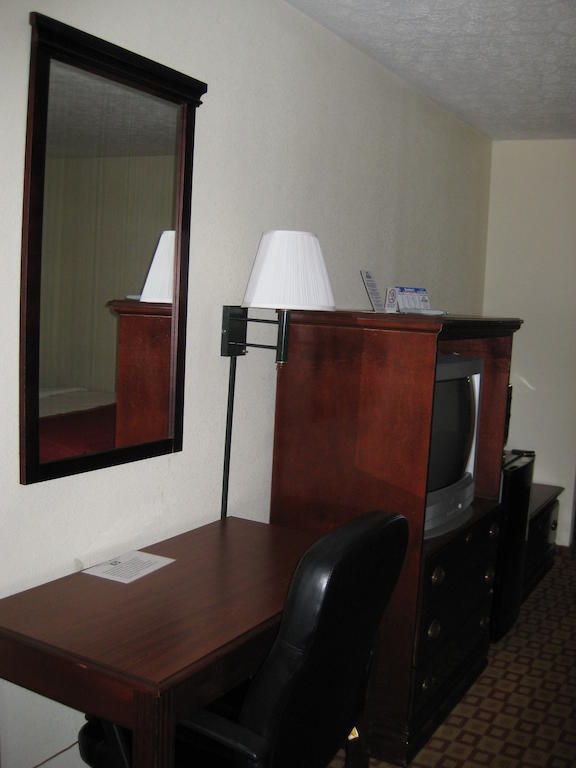 Days Inn By Wyndham Bloomington Zewnętrze zdjęcie